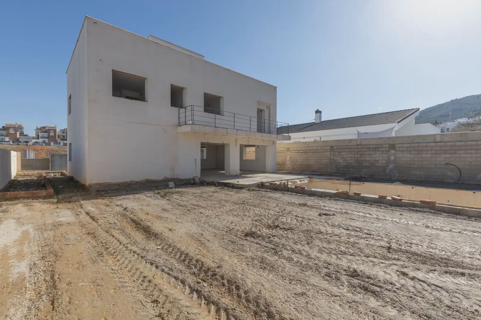 Villa for sale in Dilar with pool garage - € 310,000 (Ref: 9837661)