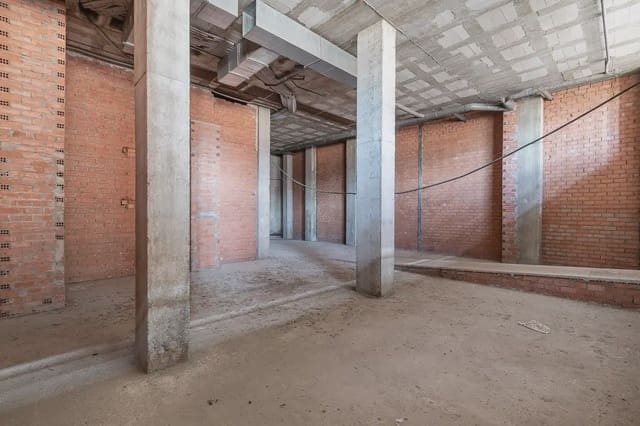 Erhverv til salg i Campus de la Salud, Granada by - € 350.000 (Ref: 9837662)