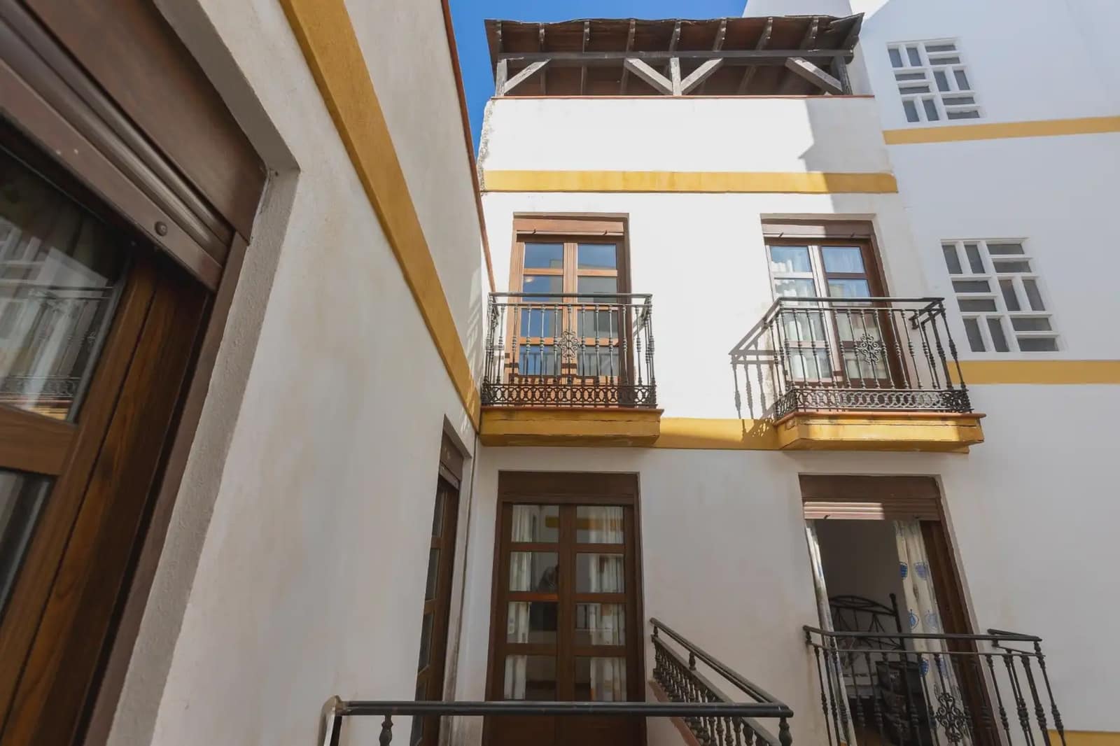 Townhouse for sale in Almunecar - € 420,000 (Ref: 9837663)