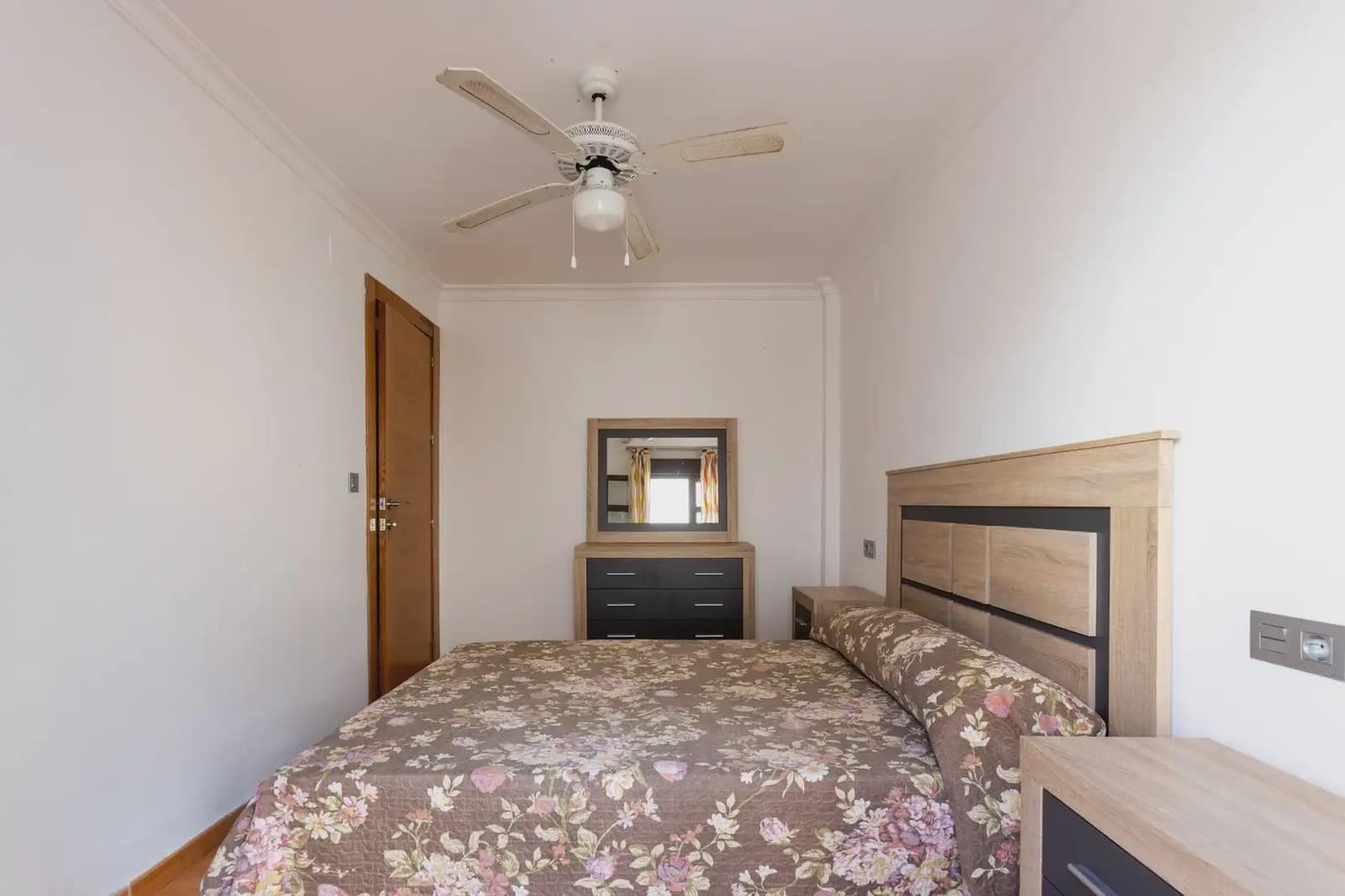Townhouse for sale in Almunecar - € 420,000 (Ref: 9837663)