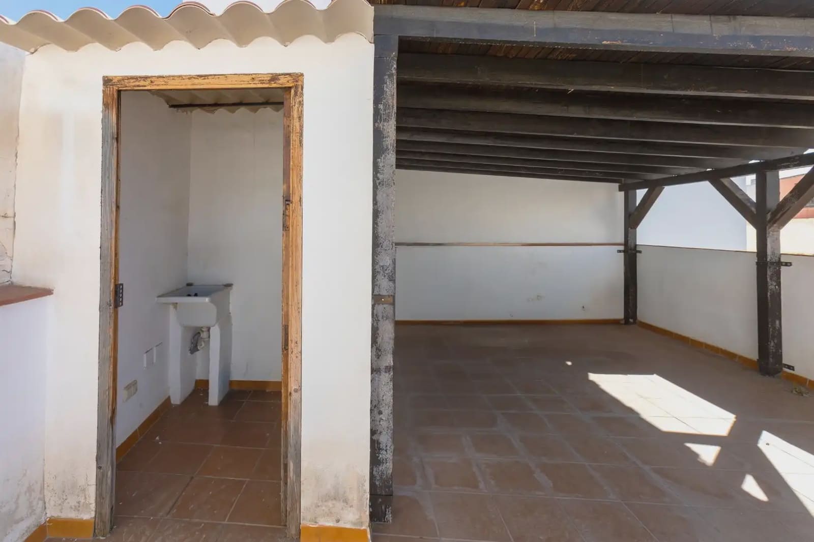 Townhouse for sale in Almunecar - € 420,000 (Ref: 9837663)