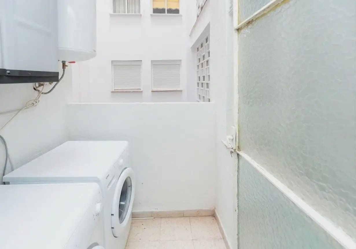 Wohnung zu verkaufen in Granada Stadt - 208.000 € (Ref: 9837665)