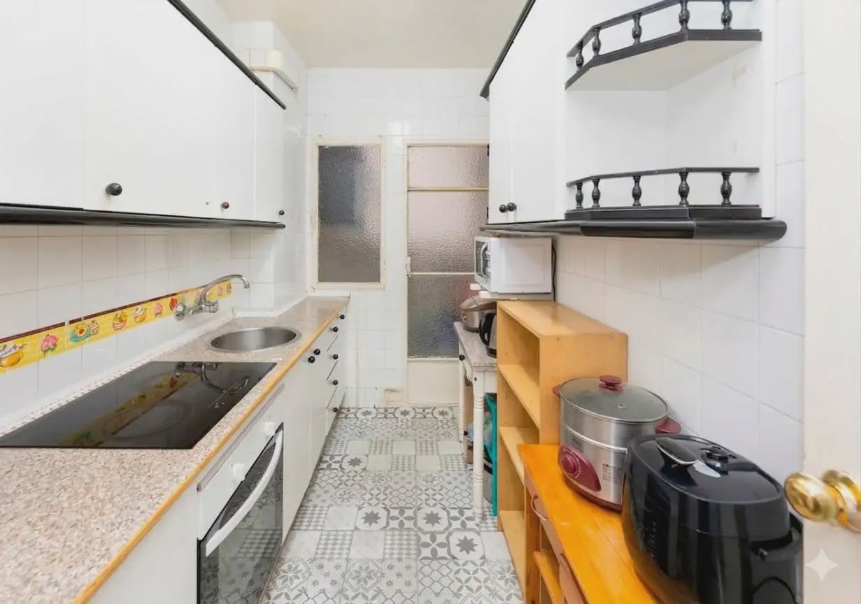 Wohnung zu verkaufen in Granada Stadt - 208.000 € (Ref: 9837665)