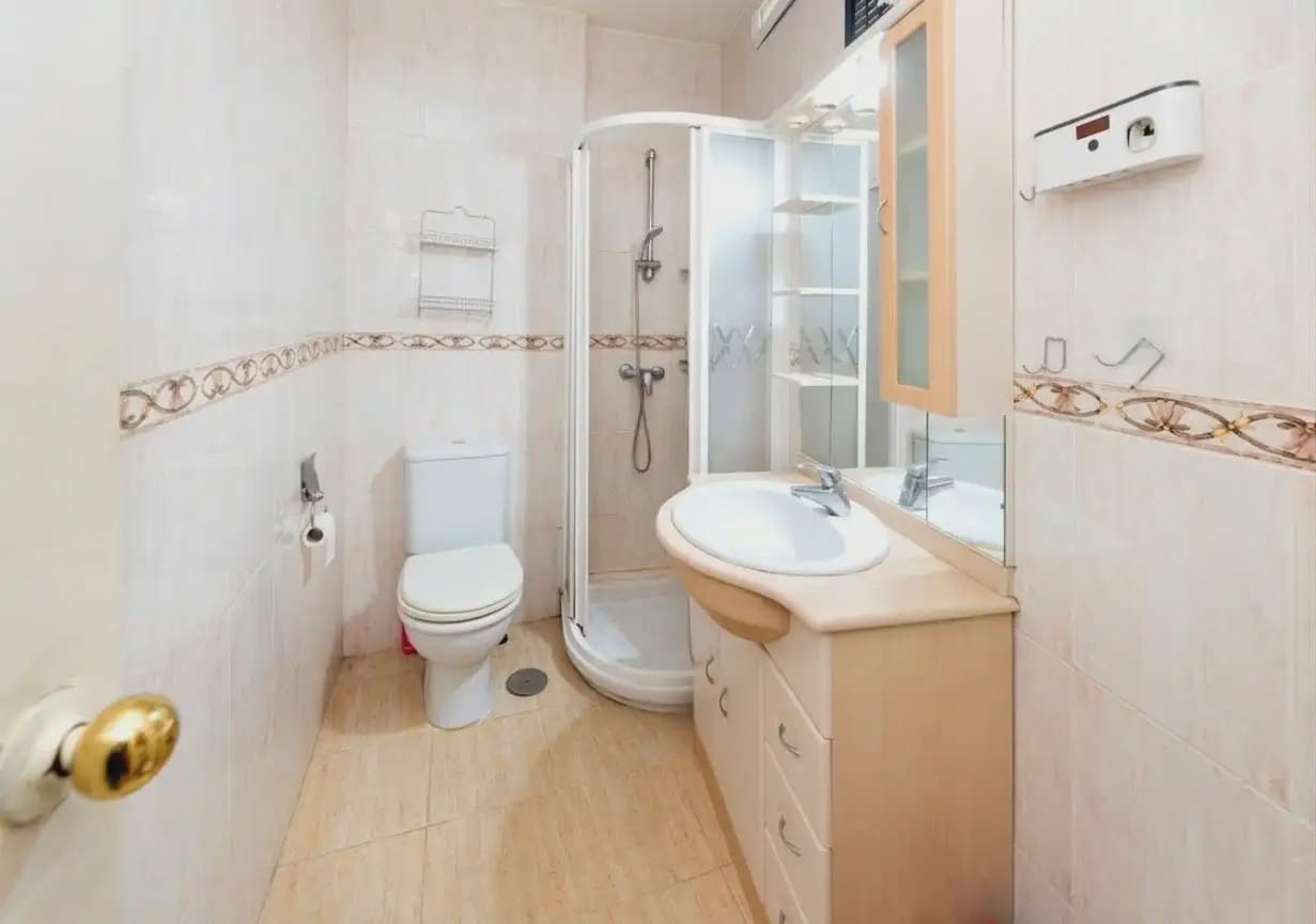 Wohnung zu verkaufen in Granada Stadt - 208.000 € (Ref: 9837665)