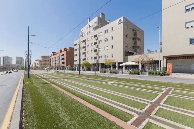 Lejlighed til salg i Campus de la Salud, Granada by med swimmingpool garage - € 425.000 (Ref: 9837668)