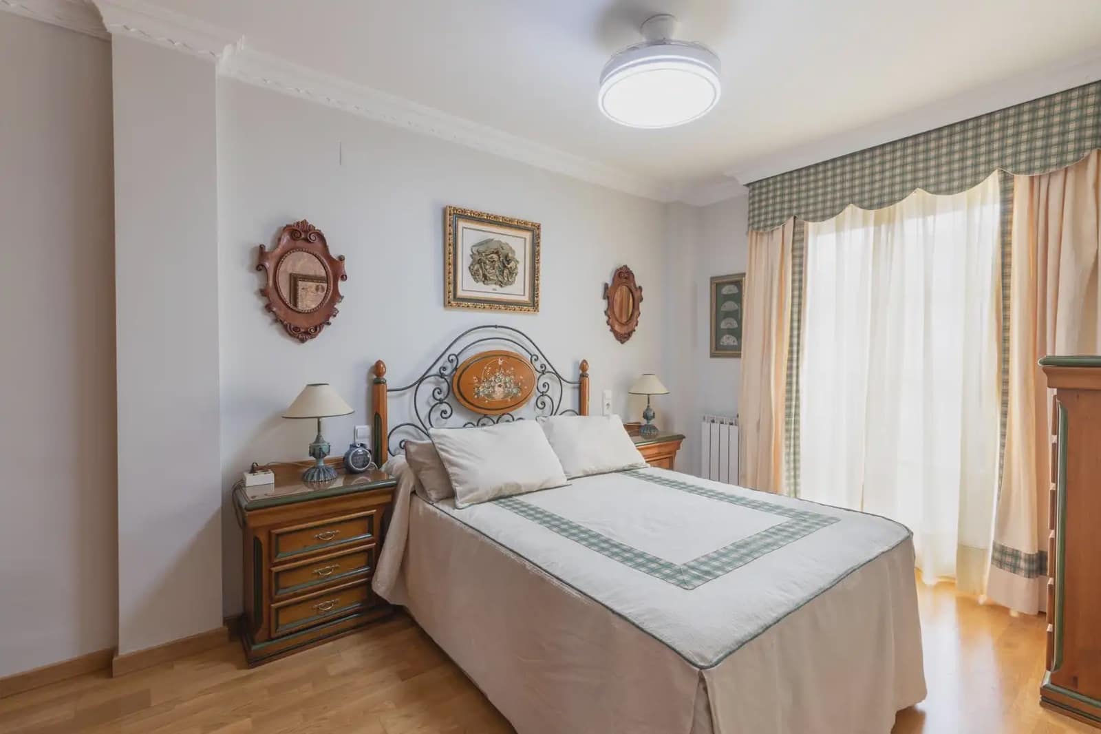 Semi-detached Villa for sale in Cajar with garage - € 242,000 (Ref: 9837669)