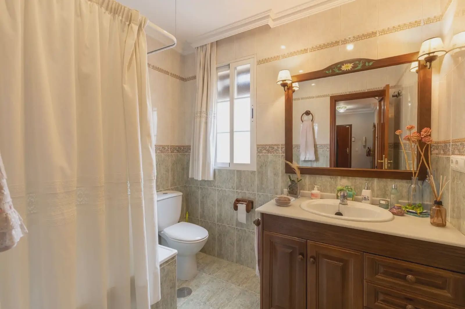 Semi-detached Villa for sale in Cajar with garage - € 242,000 (Ref: 9837669)