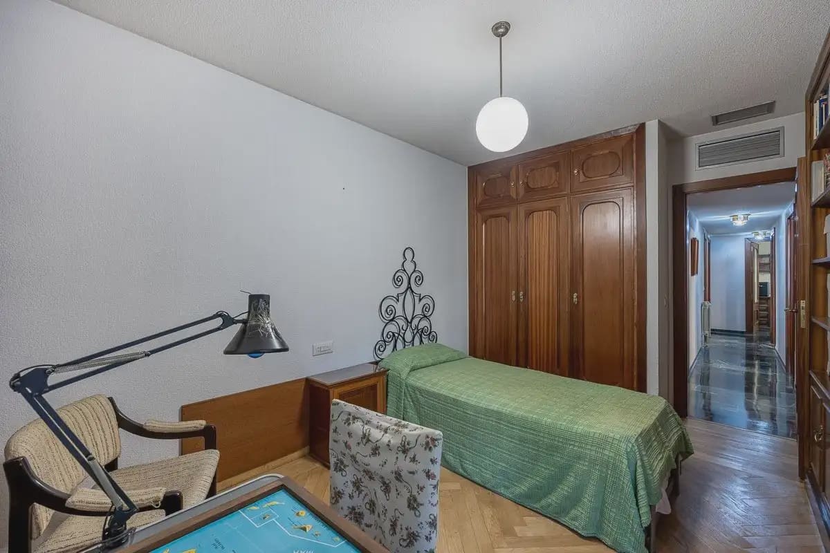Leilighet til salgs i Granada by med garasje - € 385 000 (Ref: 9837670)