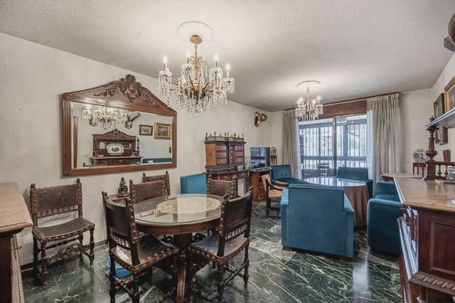 Leilighet til salgs i Pajaritos - Plaza de Toros, Granada by med garasje - € 385 000 (Ref: 9837670)