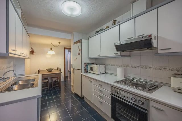 Leilighet til salgs i Pajaritos - Plaza de Toros, Granada by med garasje - € 385 000 (Ref: 9837670)