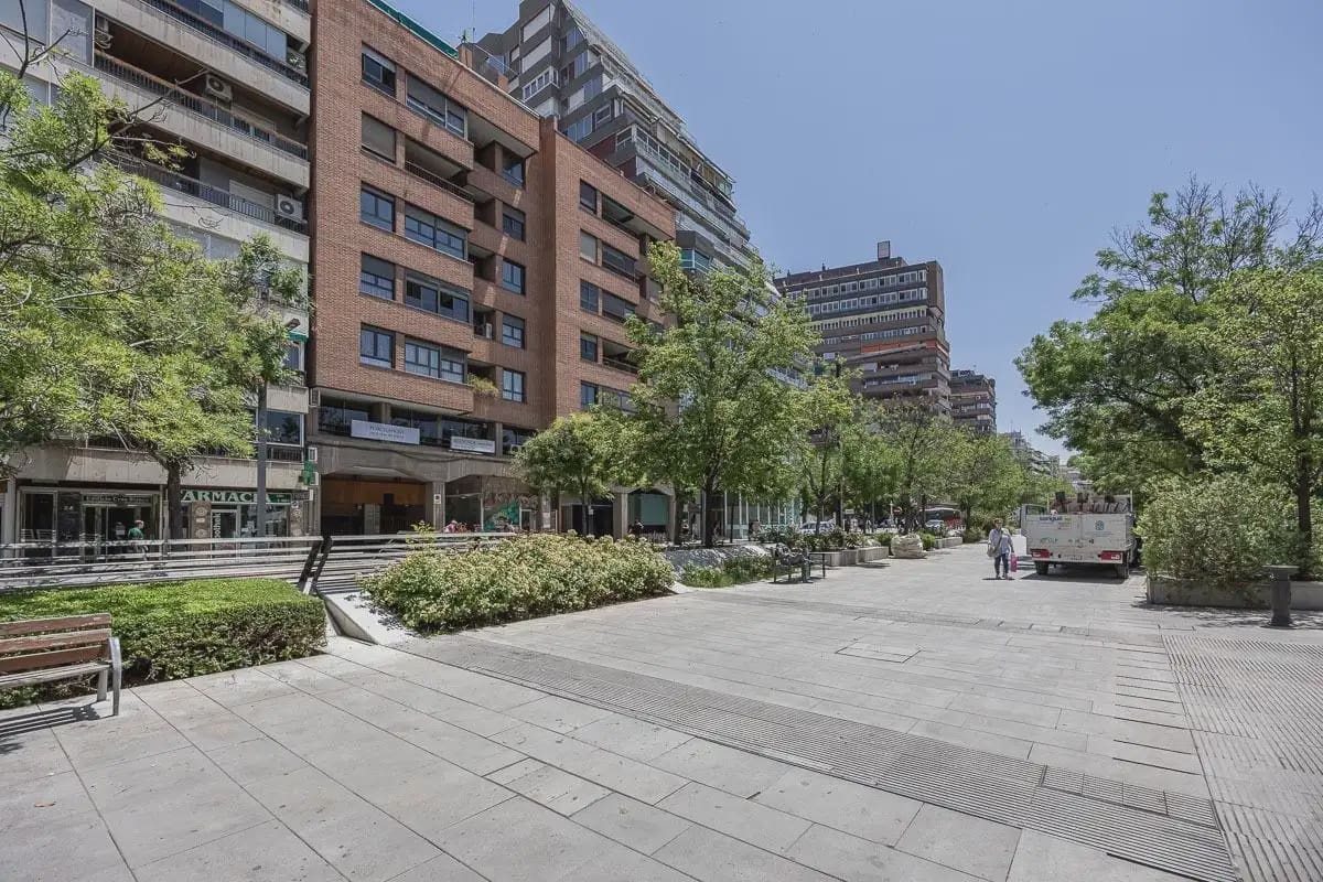 Leilighet til salgs i Granada by med garasje - € 385 000 (Ref: 9837670)