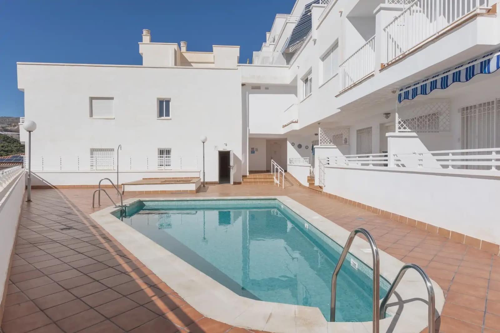 2 bedroom Apartment for sale in Polopos with pool garage - € 132,000 (Ref: 9837671)