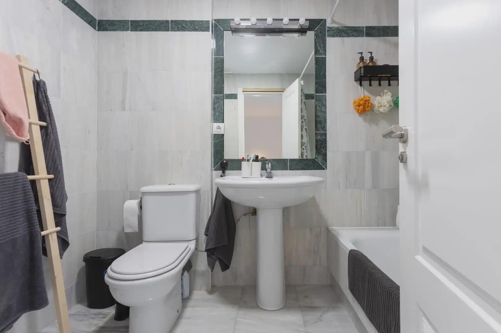 2 bedroom Apartment for sale in Polopos with pool garage - € 132,000 (Ref: 9837671)