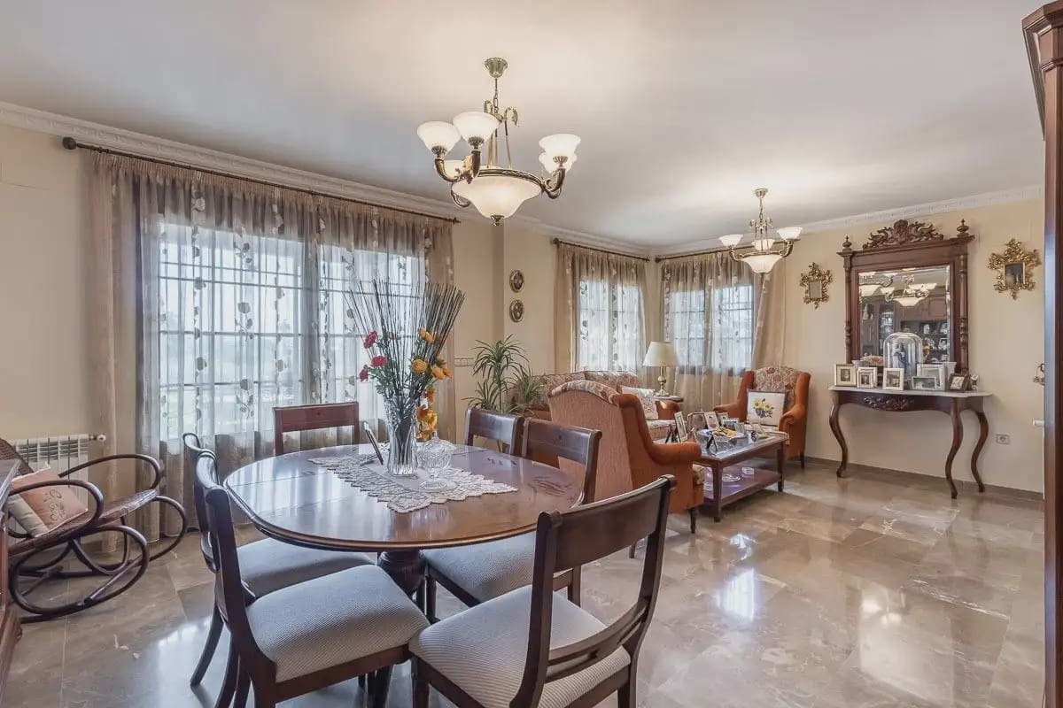Villa zu verkaufen in Cajar mit Garage - 560.000 € (Ref: 9837673)