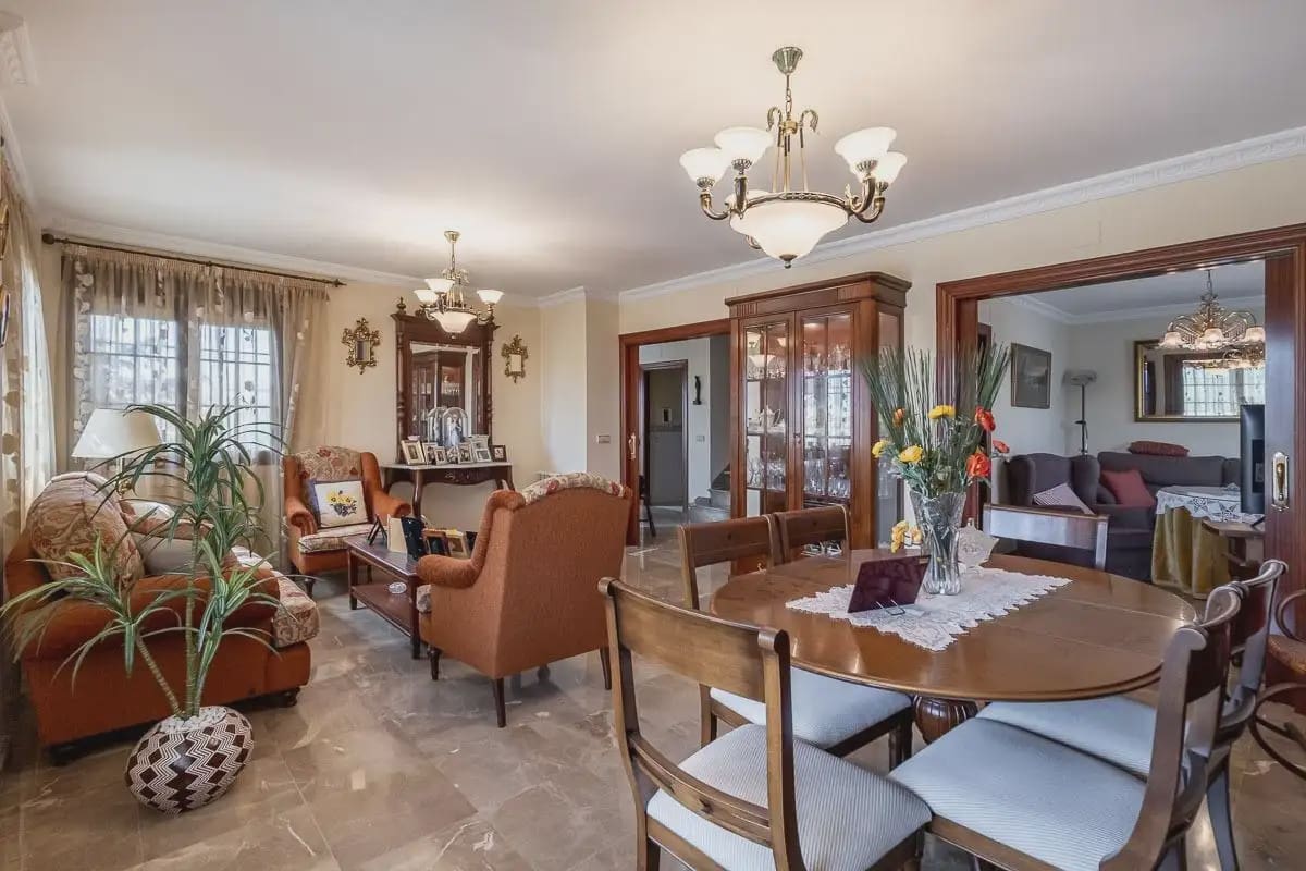 Villa zu verkaufen in Cajar mit Garage - 560.000 € (Ref: 9837673)