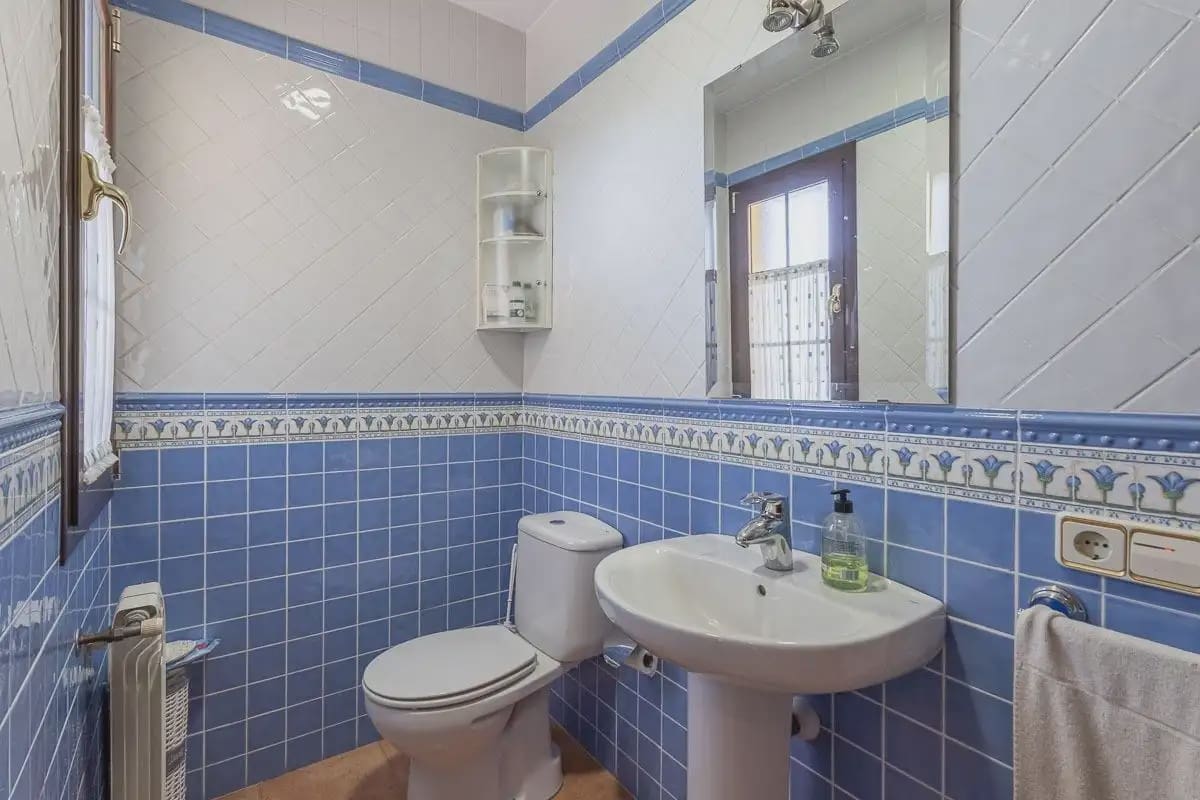 Villa zu verkaufen in Cajar mit Garage - 560.000 € (Ref: 9837673)