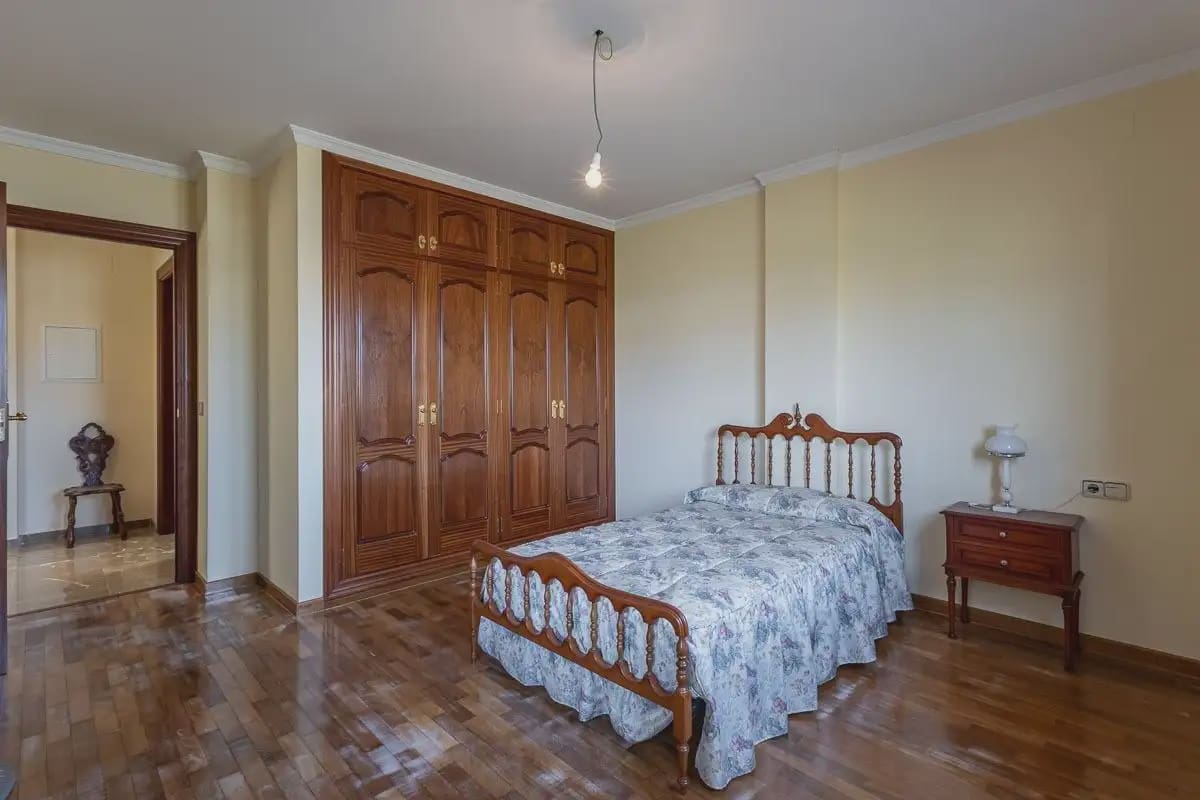 Villa zu verkaufen in Cajar mit Garage - 560.000 € (Ref: 9837673)