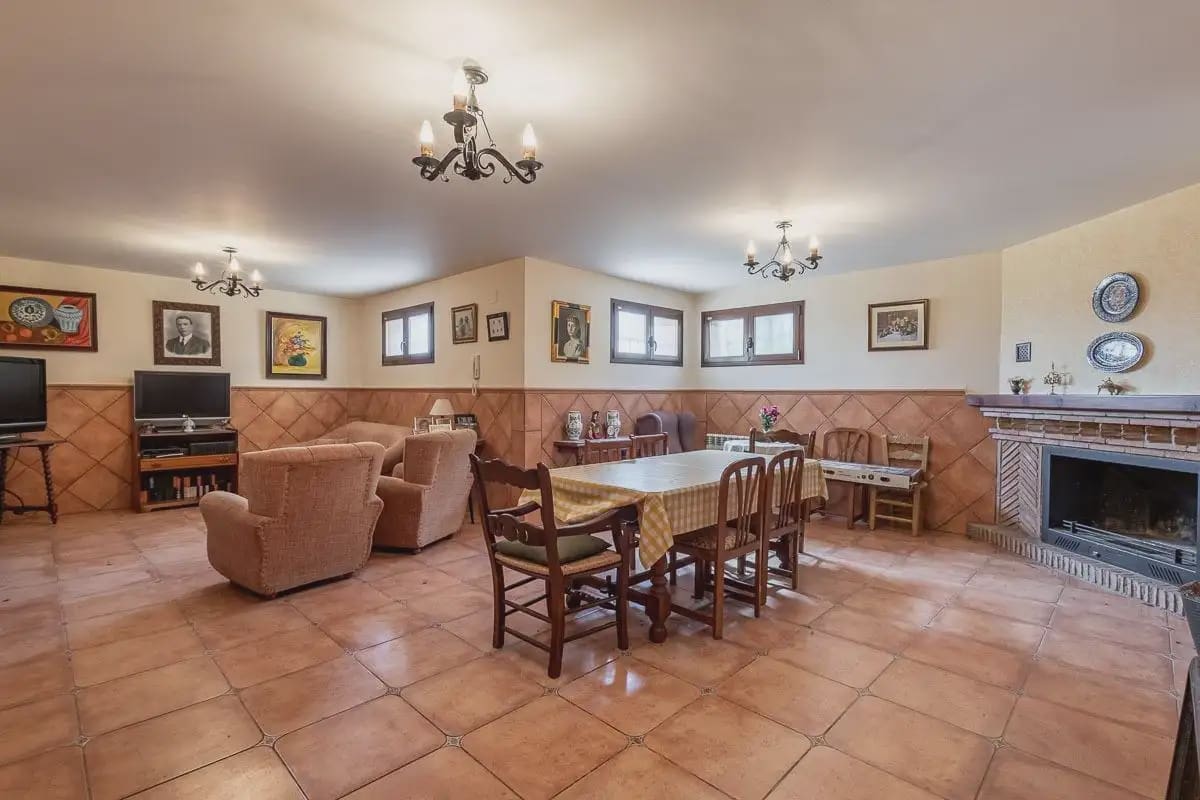 Villa zu verkaufen in Cajar mit Garage - 560.000 € (Ref: 9837673)