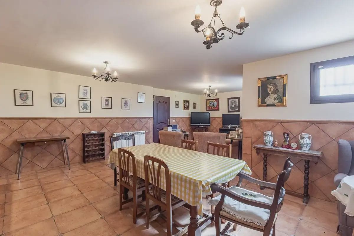 Villa zu verkaufen in Cajar mit Garage - 560.000 € (Ref: 9837673)