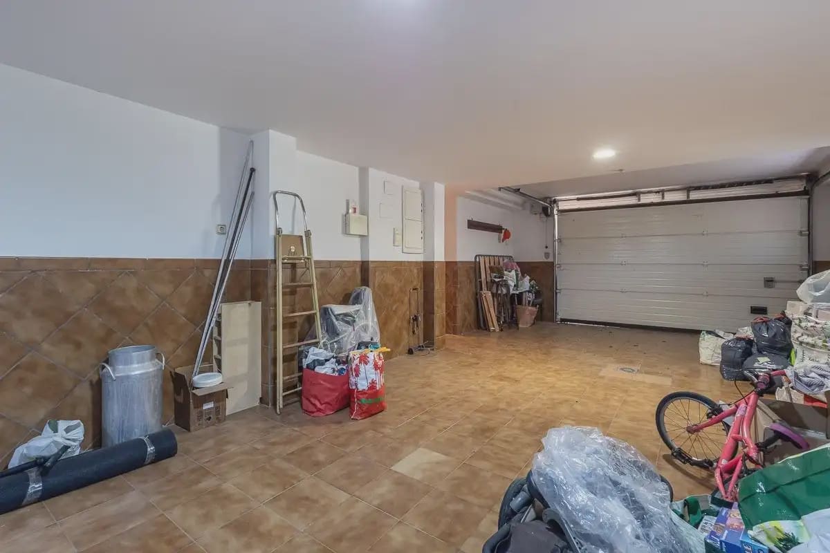 Villa zu verkaufen in Cajar mit Garage - 560.000 € (Ref: 9837673)