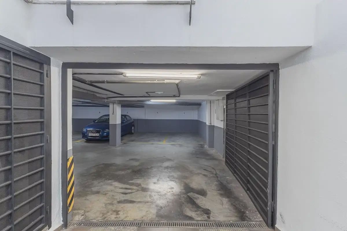 Garage for sale in Granada city - € 30,000 (Ref: 9837677)