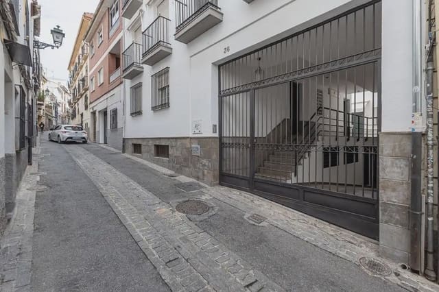Garage for sale in Albaicin, Granada city - € 30,000 (Ref: 9837677)