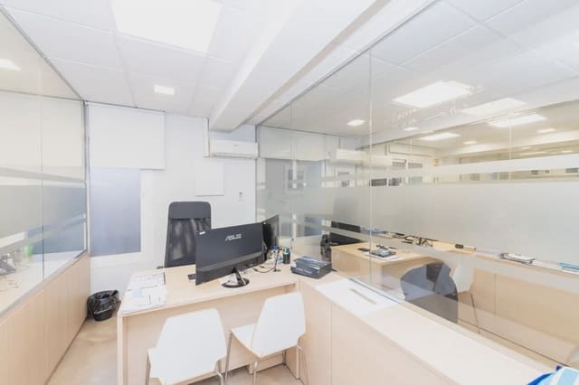 Office for rent in San Matías - Realejo, Granada city - € 1,500 (Ref: 9837678)