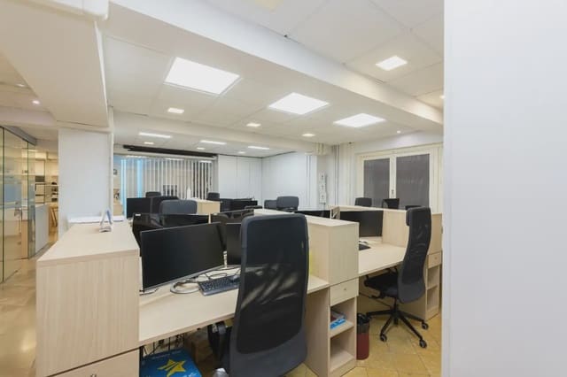 Office for rent in San Matías - Realejo, Granada city - € 1,500 (Ref: 9837678)