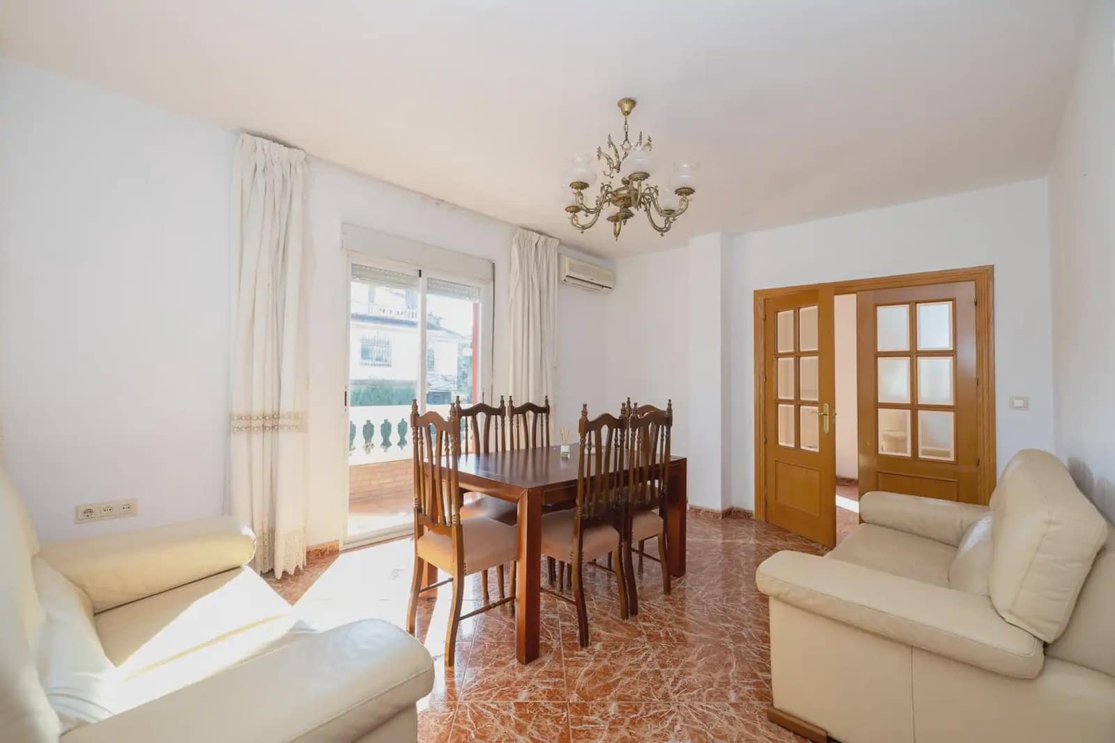 5 slaapkamer Villa te koop in Otura met zwembad garage - € 420.000 (Ref: 9837680)