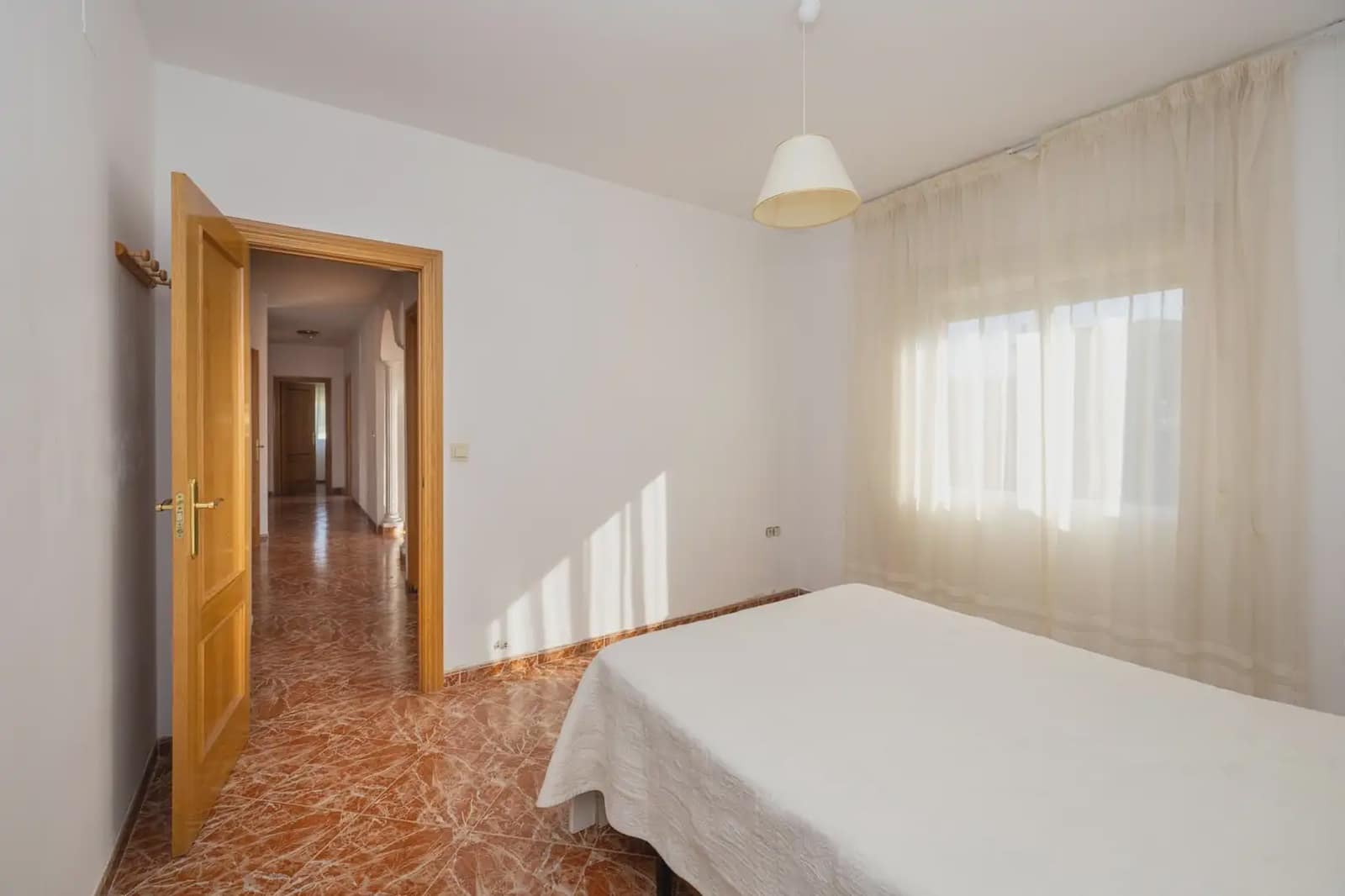 5 slaapkamer Villa te koop in Otura met zwembad garage - € 420.000 (Ref: 9837680)