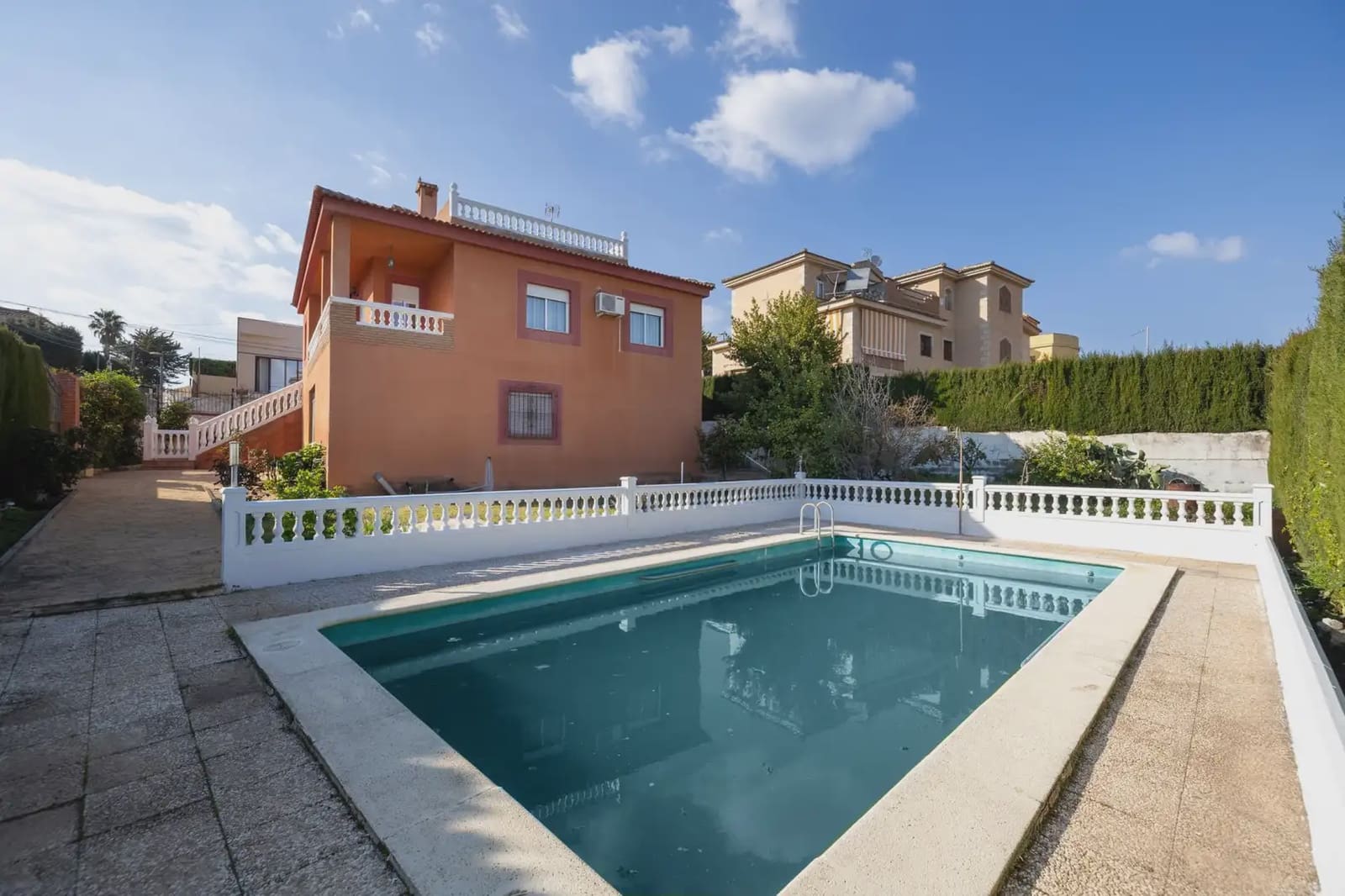 5 slaapkamer Villa te koop in Otura met zwembad garage - € 420.000 (Ref: 9837680)