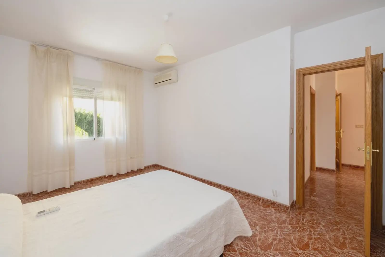 5 slaapkamer Villa te koop in Otura met zwembad garage - € 420.000 (Ref: 9837680)