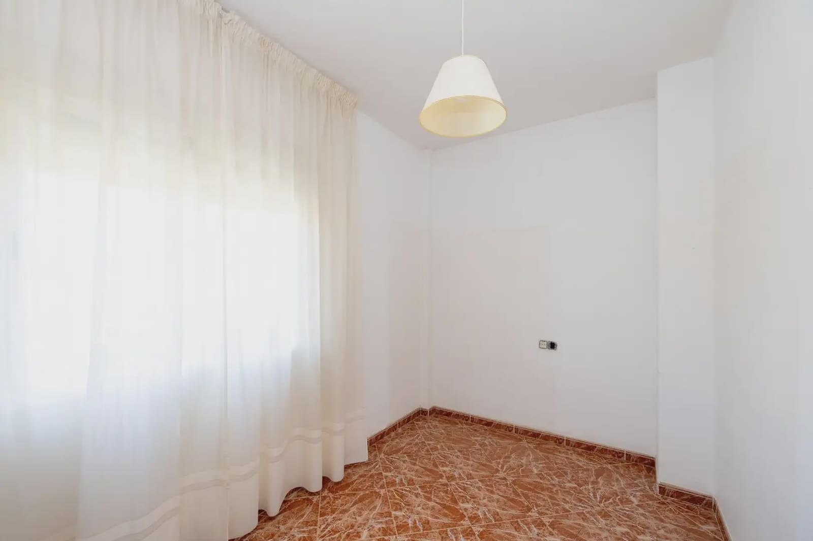 5 slaapkamer Villa te koop in Otura met zwembad garage - € 420.000 (Ref: 9837680)