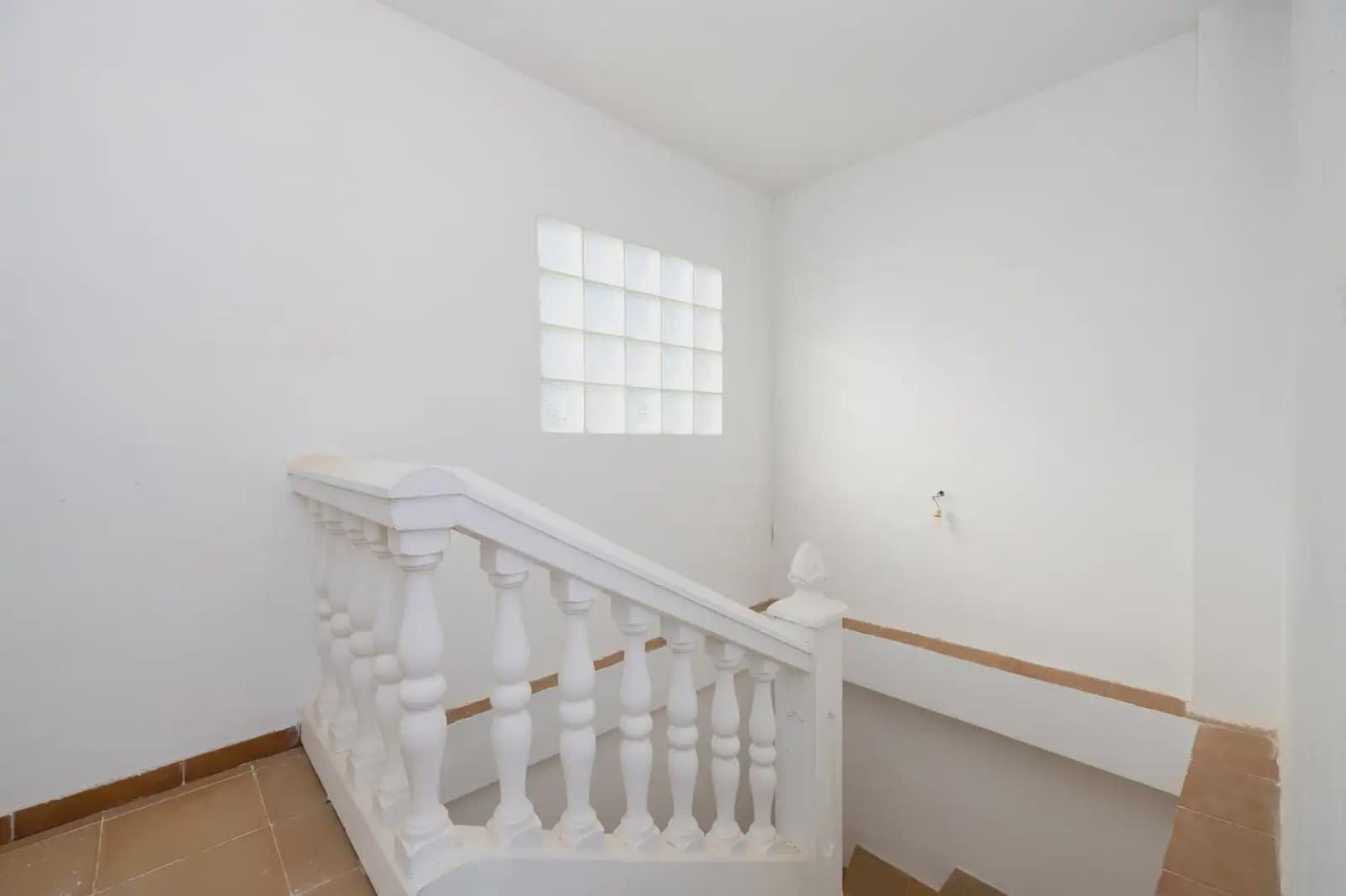 5 slaapkamer Villa te koop in Otura met zwembad garage - € 420.000 (Ref: 9837680)