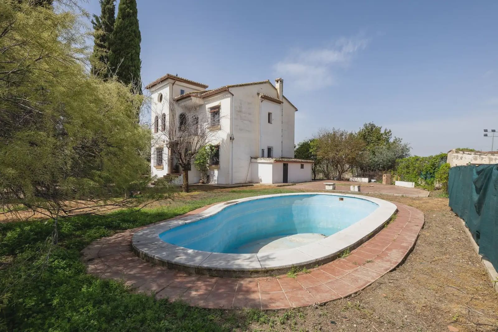Moradia para venda em Ogijares com piscina garagem - 749 000 € (Ref: 9837681)