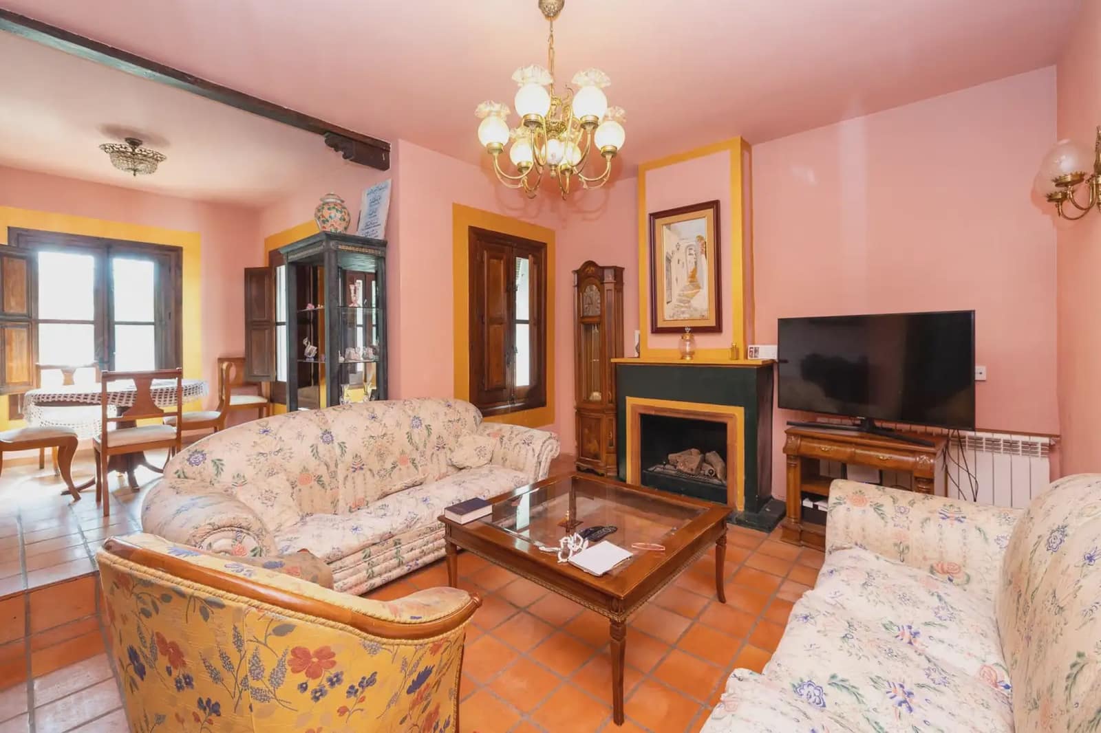 Moradia para venda em Ogijares com piscina garagem - 749 000 € (Ref: 9837681)