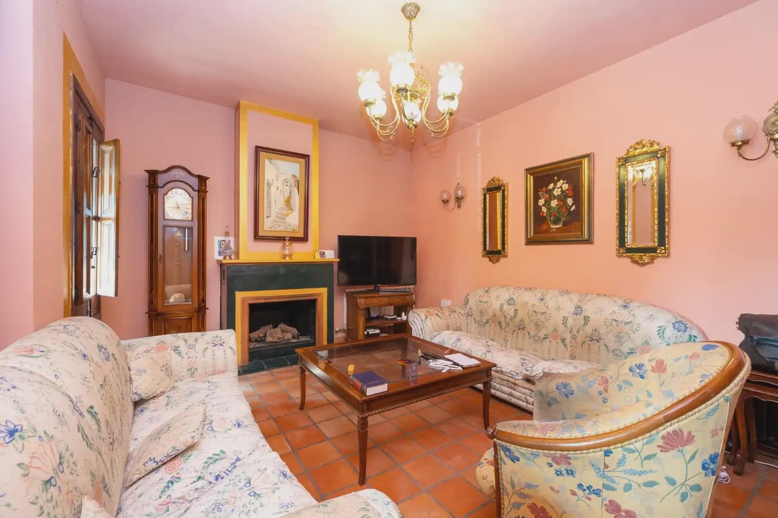 Moradia para venda em Ogijares com piscina garagem - 749 000 € (Ref: 9837681)