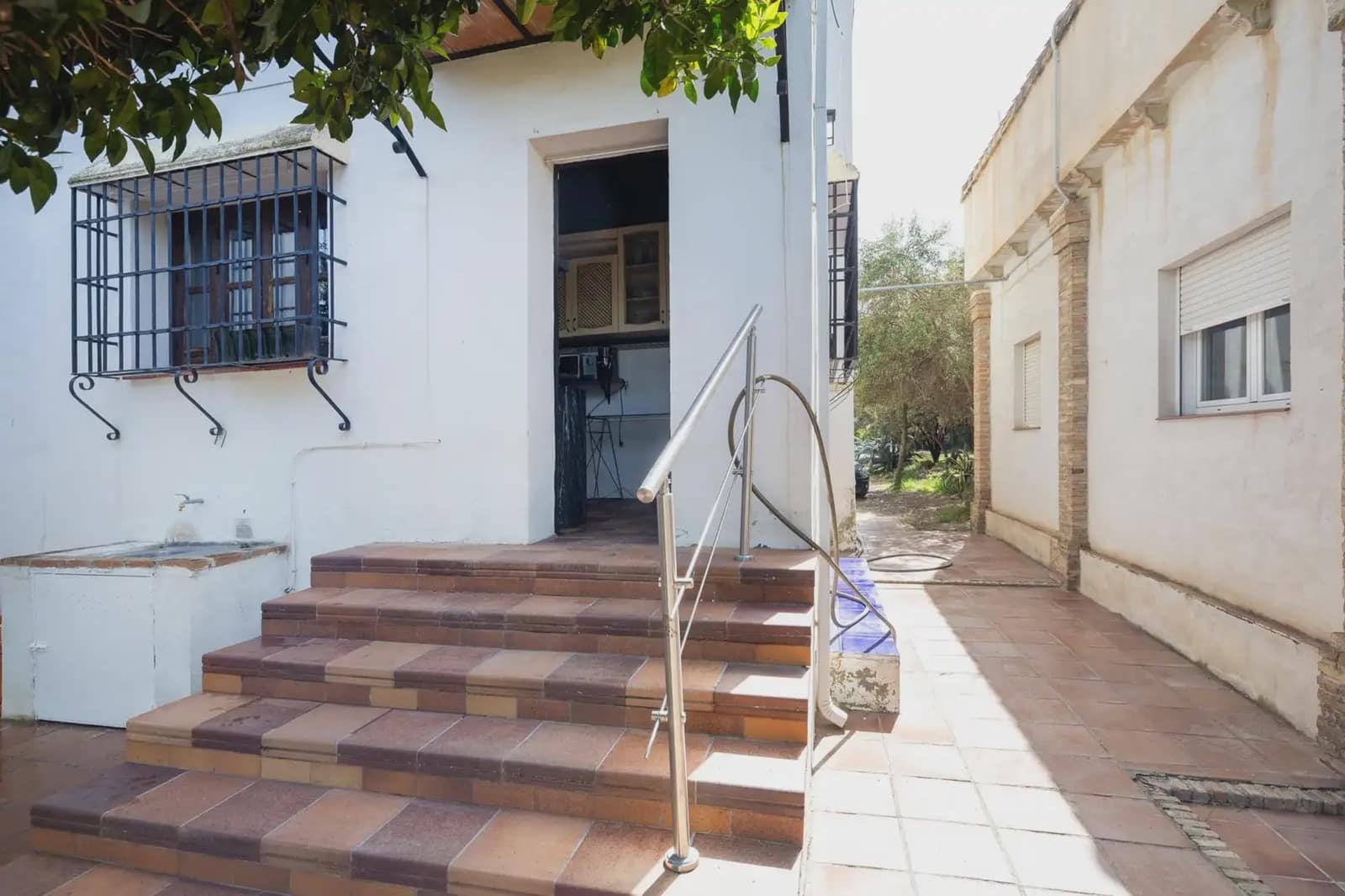 Moradia para venda em Ogijares com piscina garagem - 749 000 € (Ref: 9837681)