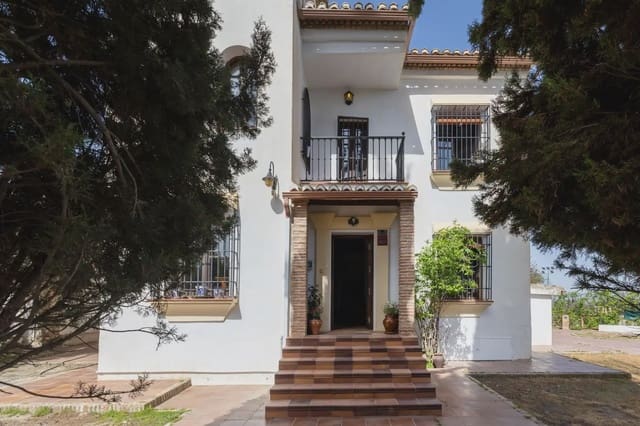 Villa til salg i Ogíjares med swimmingpool garage - € 749.000 (Ref: 9837681)