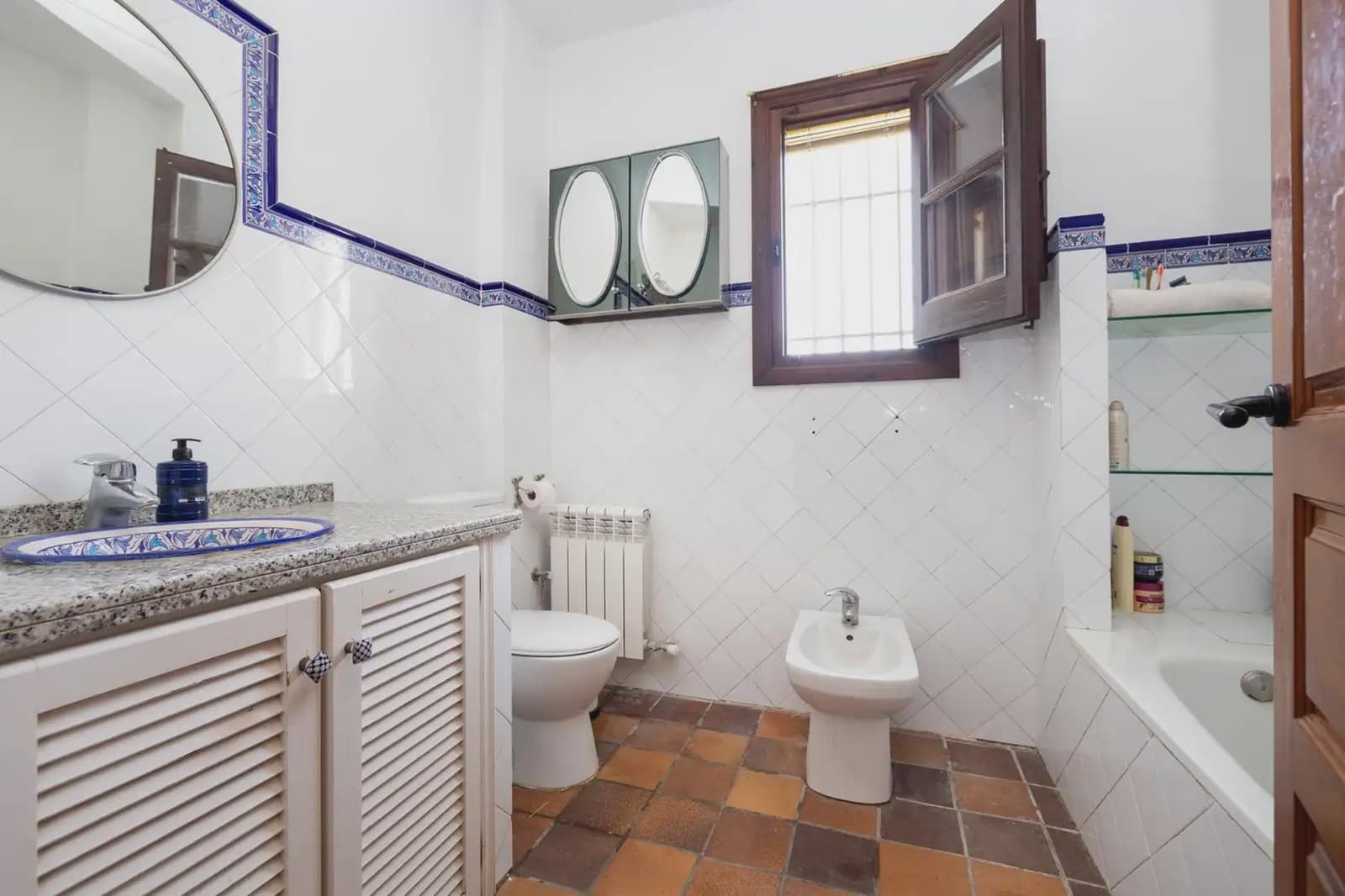 Moradia para venda em Ogijares com piscina garagem - 749 000 € (Ref: 9837681)