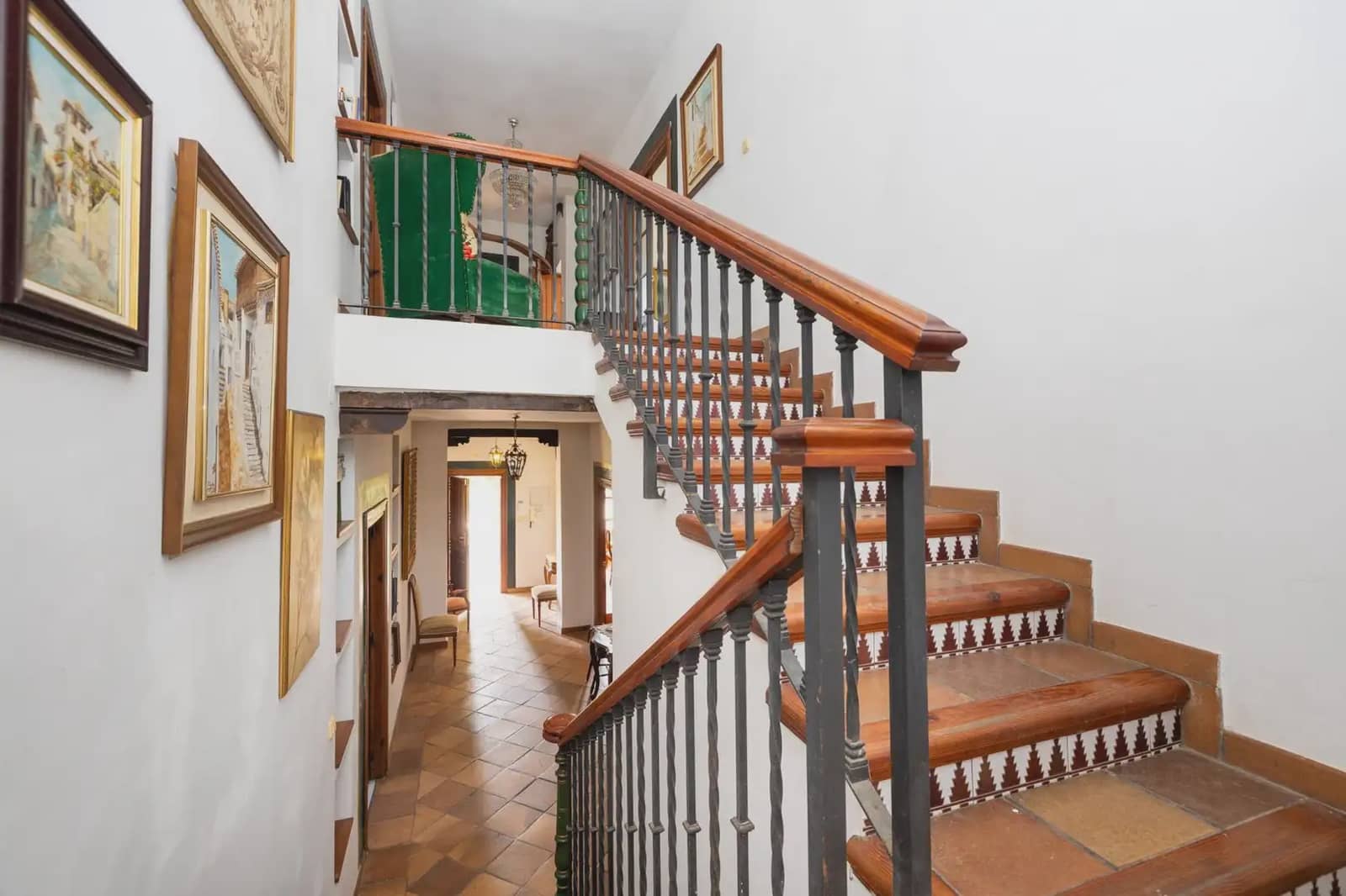 Moradia para venda em Ogijares com piscina garagem - 749 000 € (Ref: 9837681)