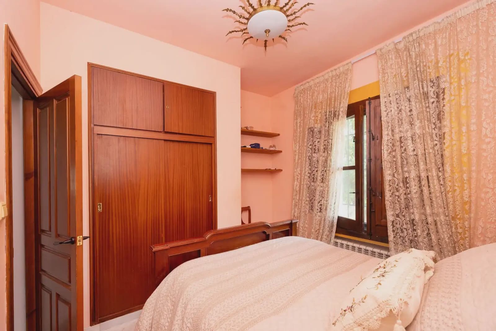 Moradia para venda em Ogijares com piscina garagem - 749 000 € (Ref: 9837681)
