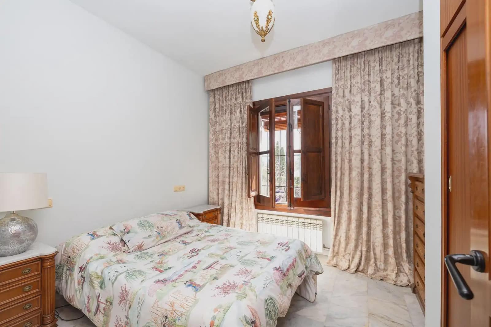 Moradia para venda em Ogijares com piscina garagem - 749 000 € (Ref: 9837681)