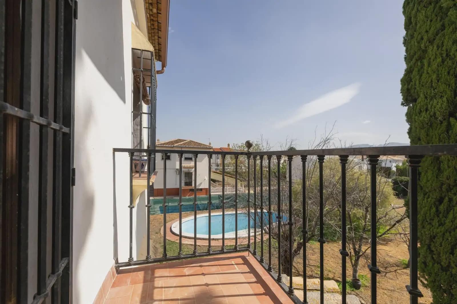 Moradia para venda em Ogijares com piscina garagem - 749 000 € (Ref: 9837681)
