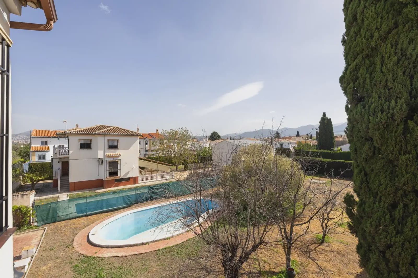 Moradia para venda em Ogijares com piscina garagem - 749 000 € (Ref: 9837681)
