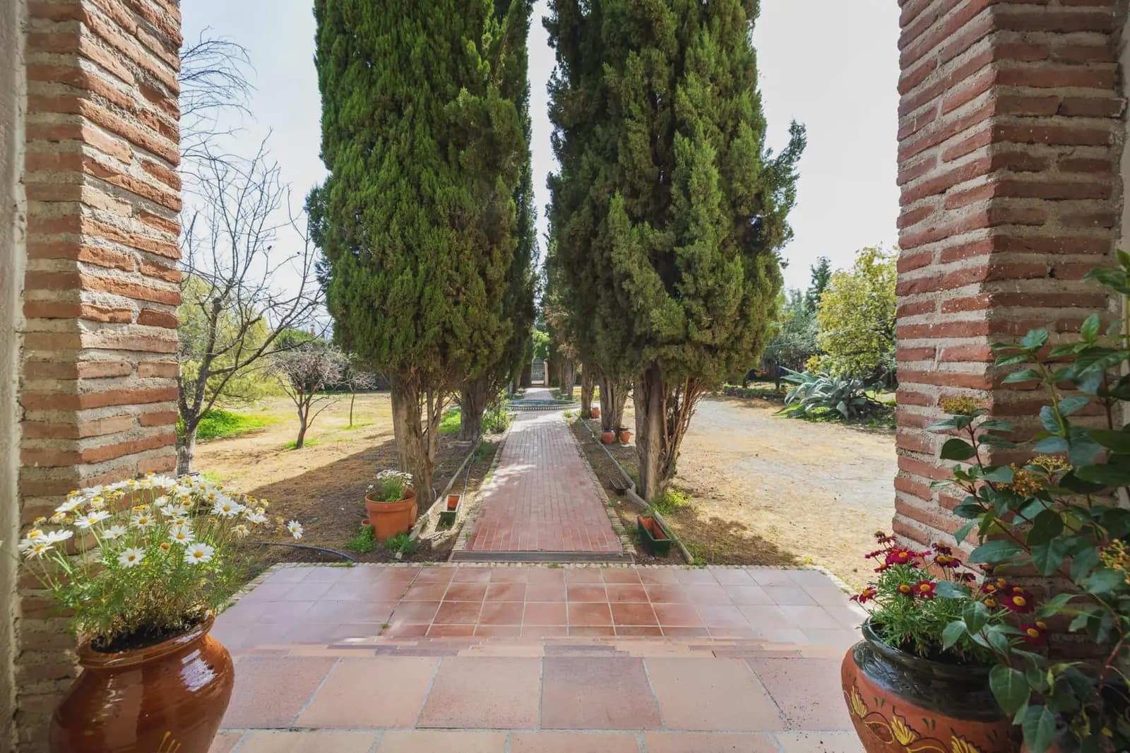 Moradia para venda em Ogijares com piscina garagem - 749 000 € (Ref: 9837681)