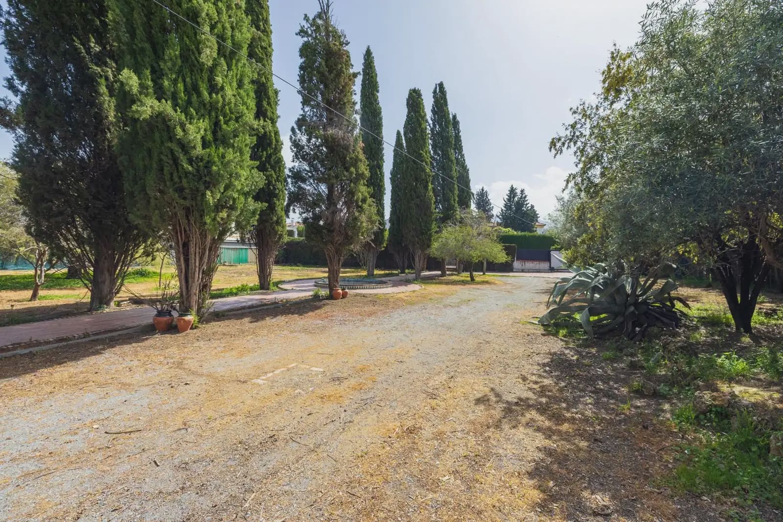 Moradia para venda em Ogijares com piscina garagem - 749 000 € (Ref: 9837681)