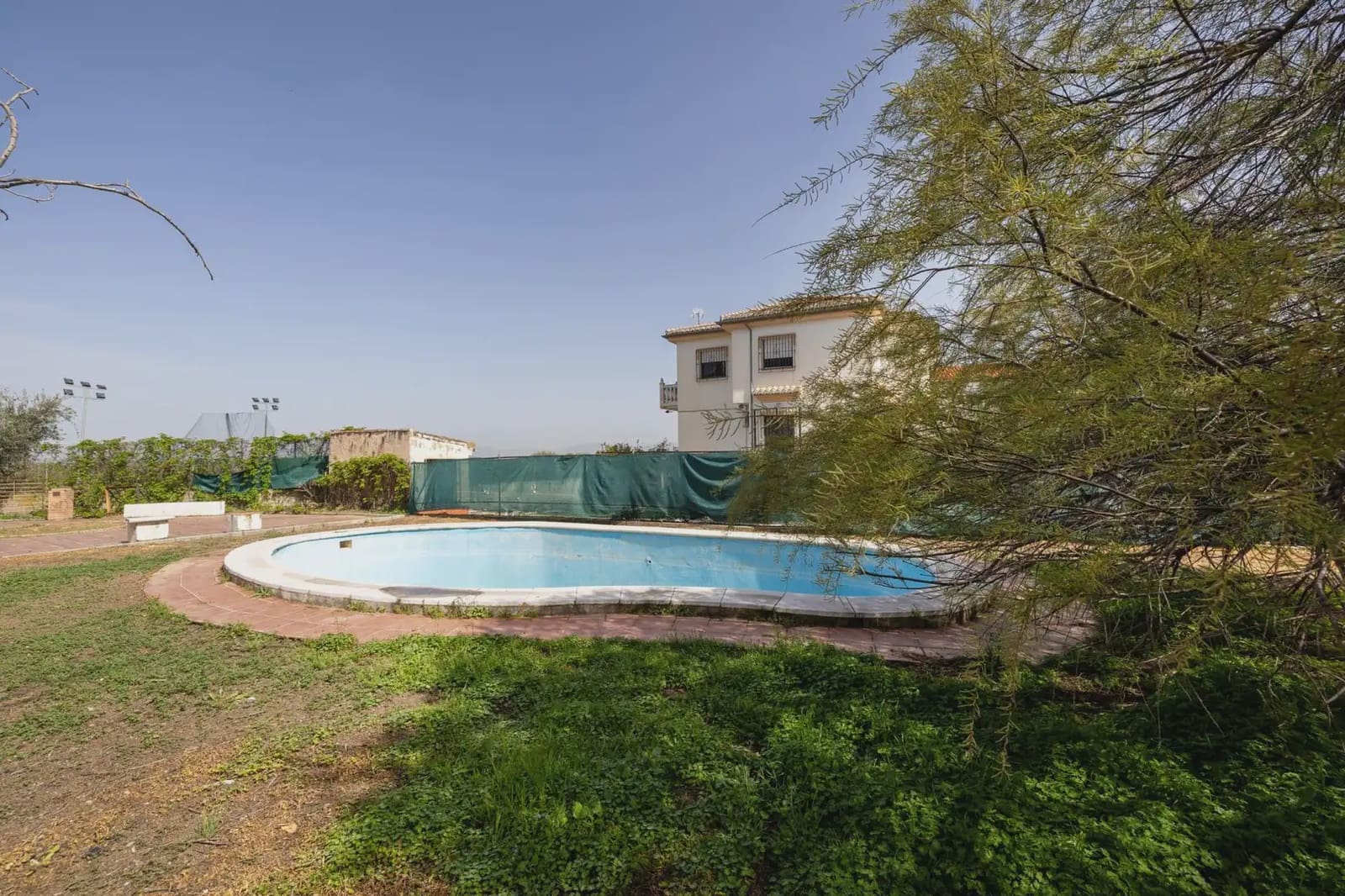 Moradia para venda em Ogijares com piscina garagem - 749 000 € (Ref: 9837681)