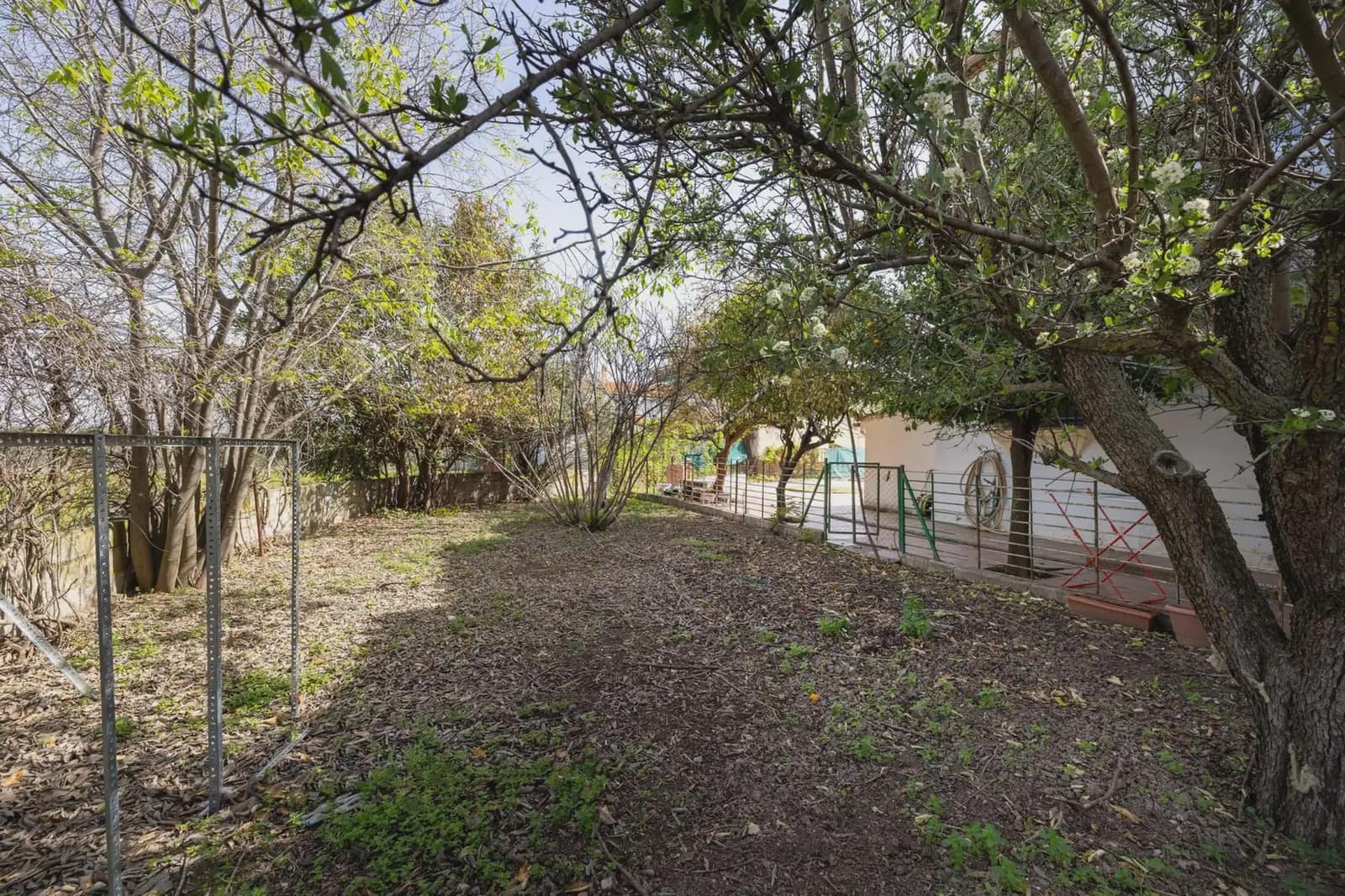 Moradia para venda em Ogijares com piscina garagem - 749 000 € (Ref: 9837681)