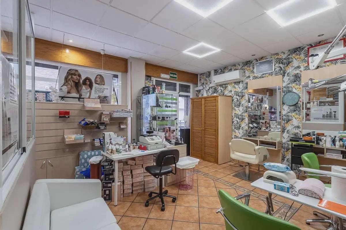 Local Comercial en Granada ciudad en venta - 129.000 € (Ref: 9837684)